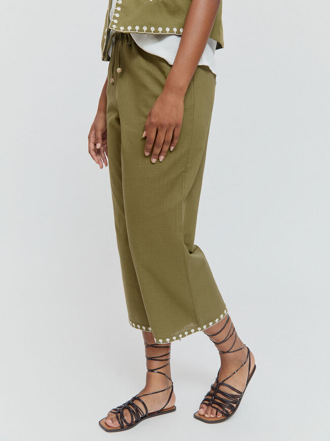PANTALON BAJO BORDADO kaki claro