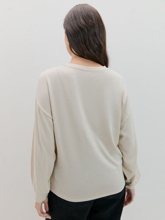 SUDADERA DETALLE Crudo image number null