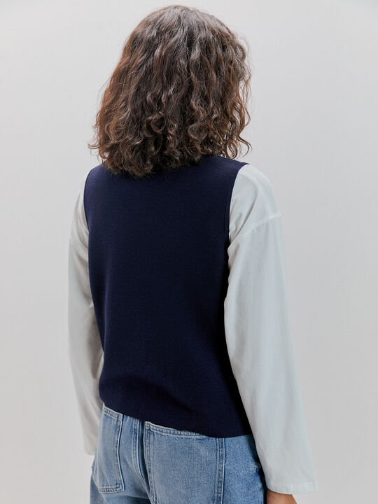 CHALECO BOTONES DORADOS Azul Marino image number null