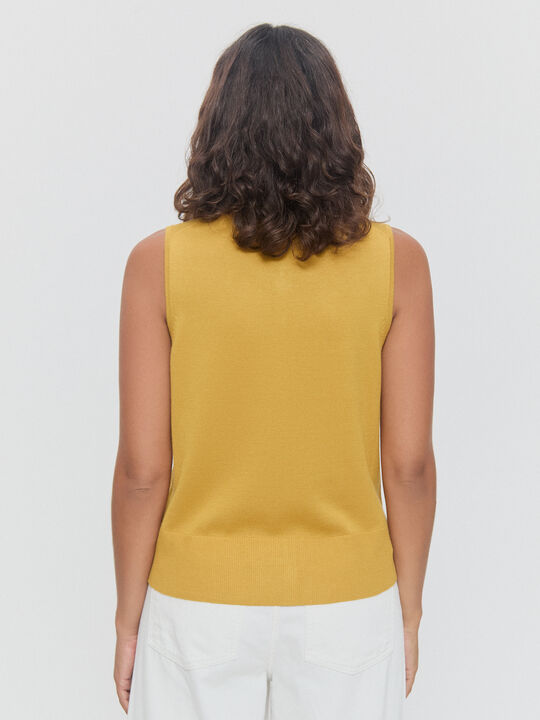 CHALECO BOTONES Ocre image number null
