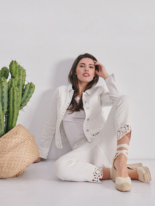 Pantalon bajo puntilla Blanco Hueso image number null