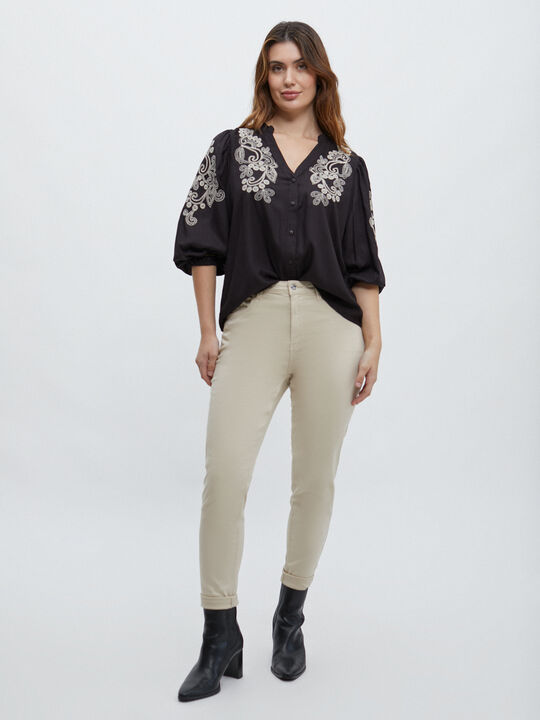 BLUSA BORDADA Negro image number null