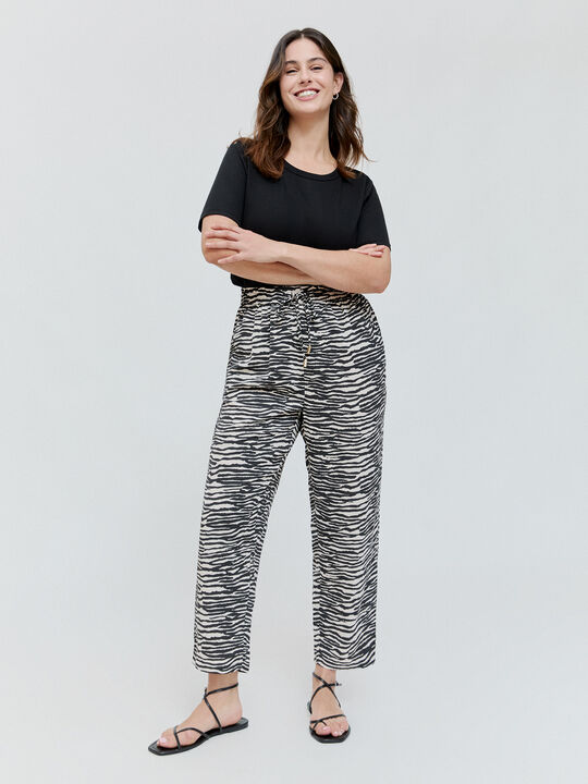 PANTALON FLUIDO ESTAMPADO Negro image number null