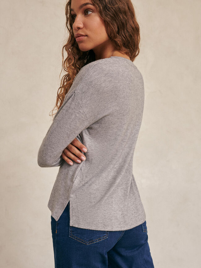 Jersey cuello pico gris vigore med