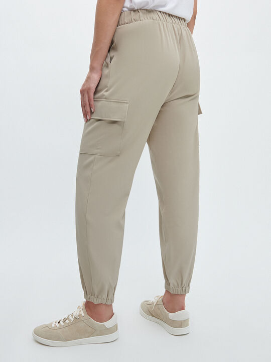 PANTALÓN JOGGER CARGO Beig Oscuro image number null