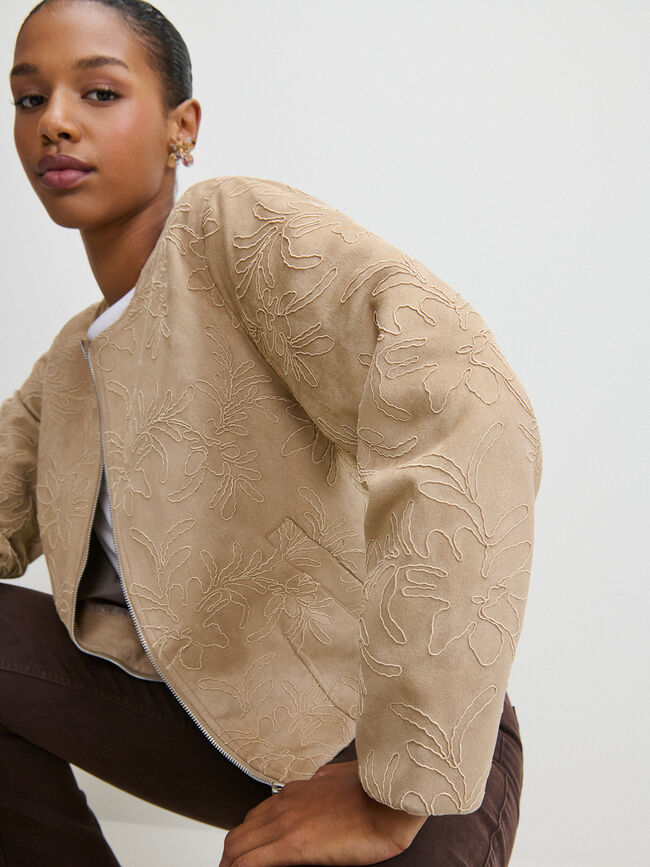 BOMBER ANTELINA BORDADA Camel