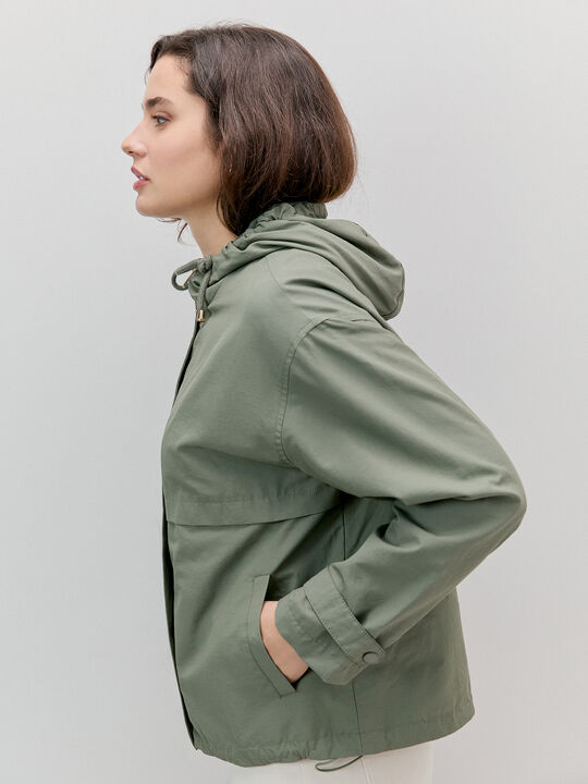 PARKA B&Aacute;SICA CAPUCHA kaki oscuro image number null