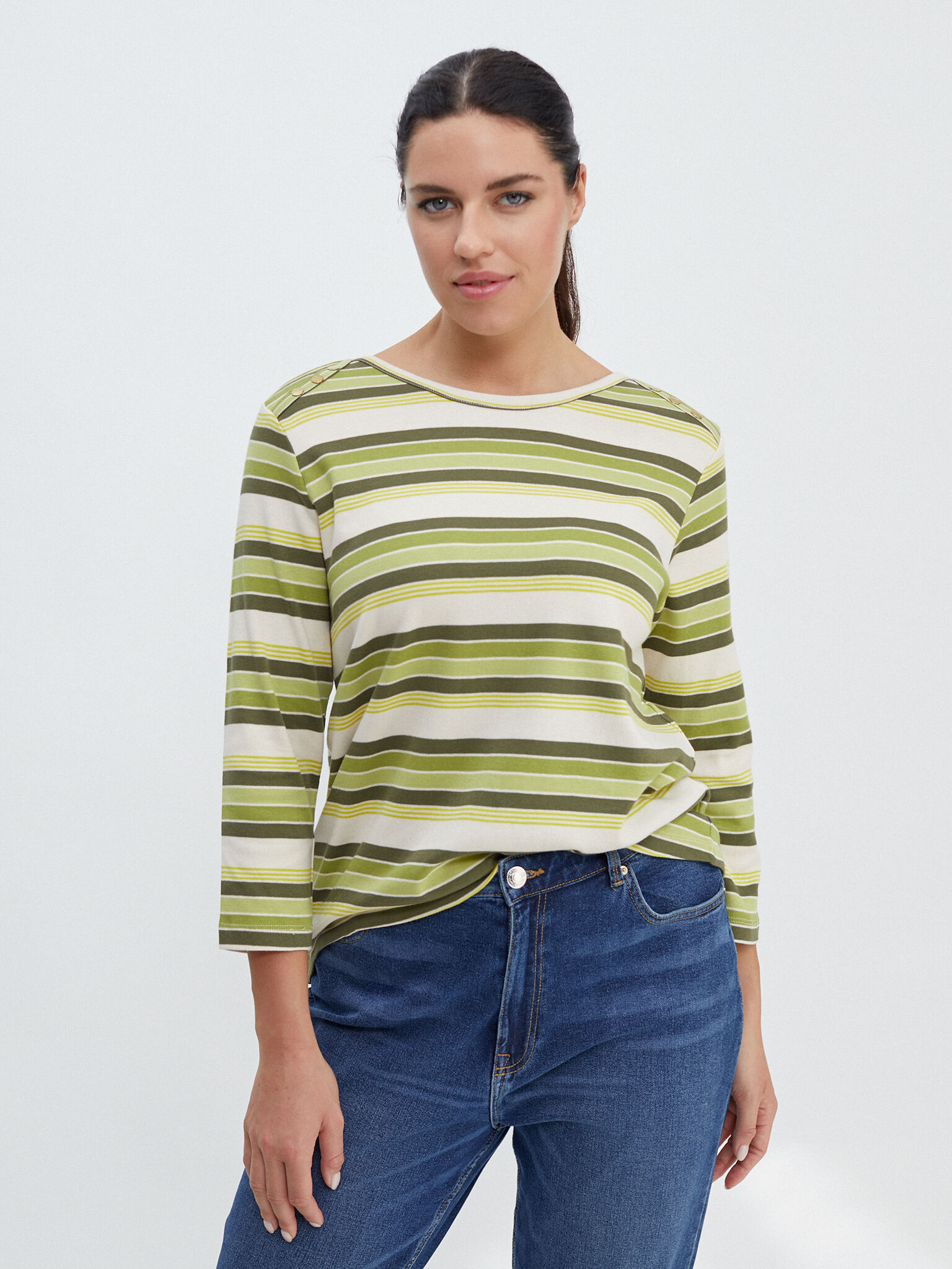 Camiseta cuello botones outlet