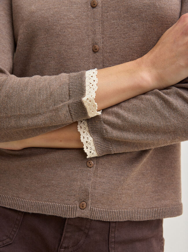 CARDIGAN DETALLE PUNTILLA Topo