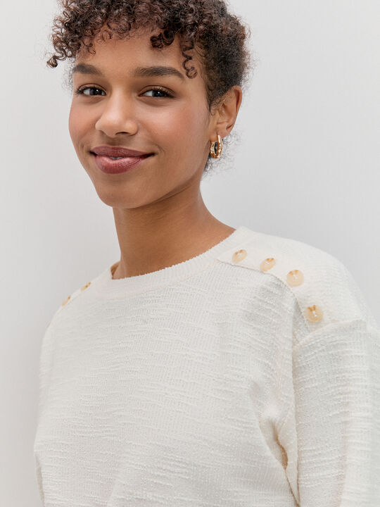 CAMISETA DETALLE BOTONES Crudo image number null