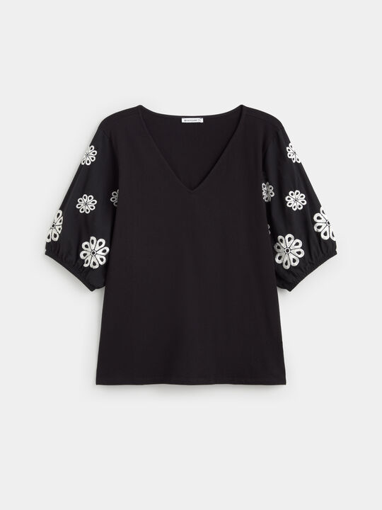 CAMISETA BORDADO MANGA Negro image number null
