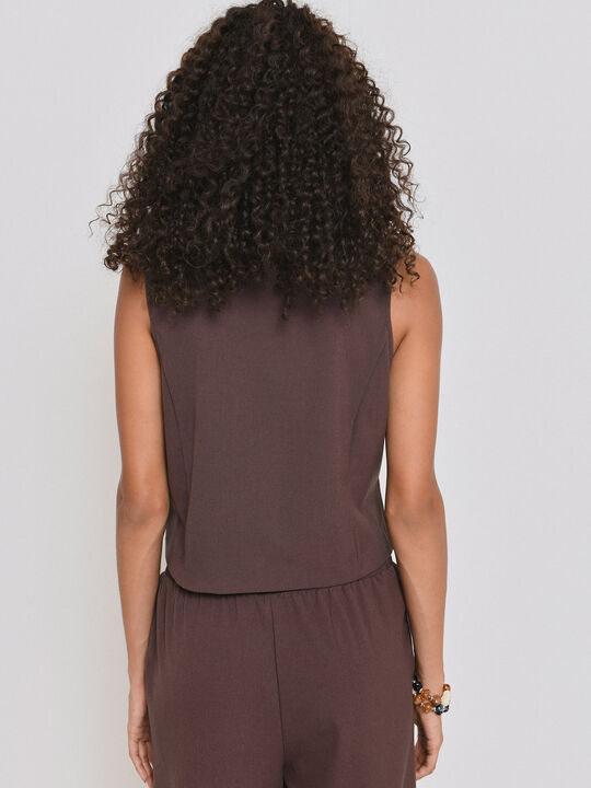 CHALECO BASICO BOTONES Marron image number null