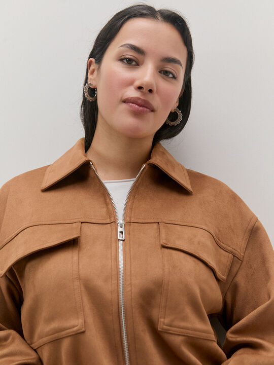 CHAQUETA ANTELINA CREMALLERA Almendra image number null