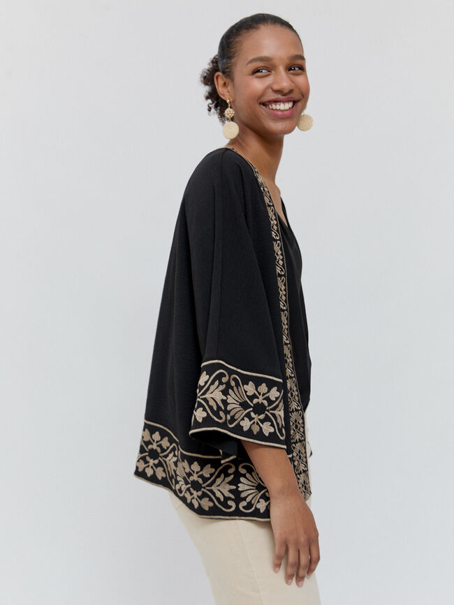 KIMONO FLUIDO BORDADO Negro