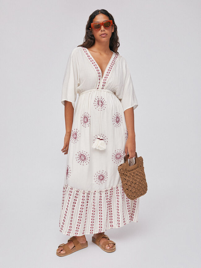 Vestido largo bordado Crudo