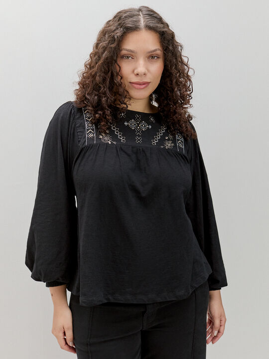 BLUSA BORDADA Negro image number null