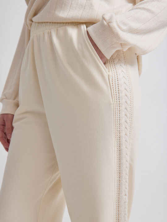 PANTALON DETALLE Crudo image number null