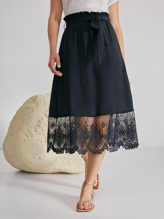 Falda detalles crochet Negro image number null