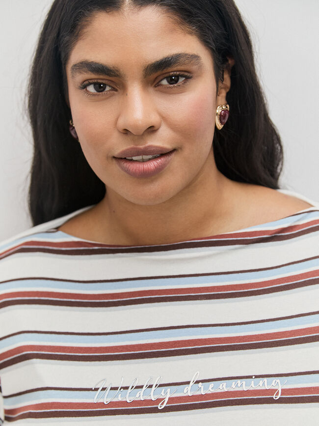 CAMISETA RAYAS LETRAS Crudo