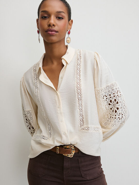 BLUSA ROMANTICA ENTREDOS Beige image number null