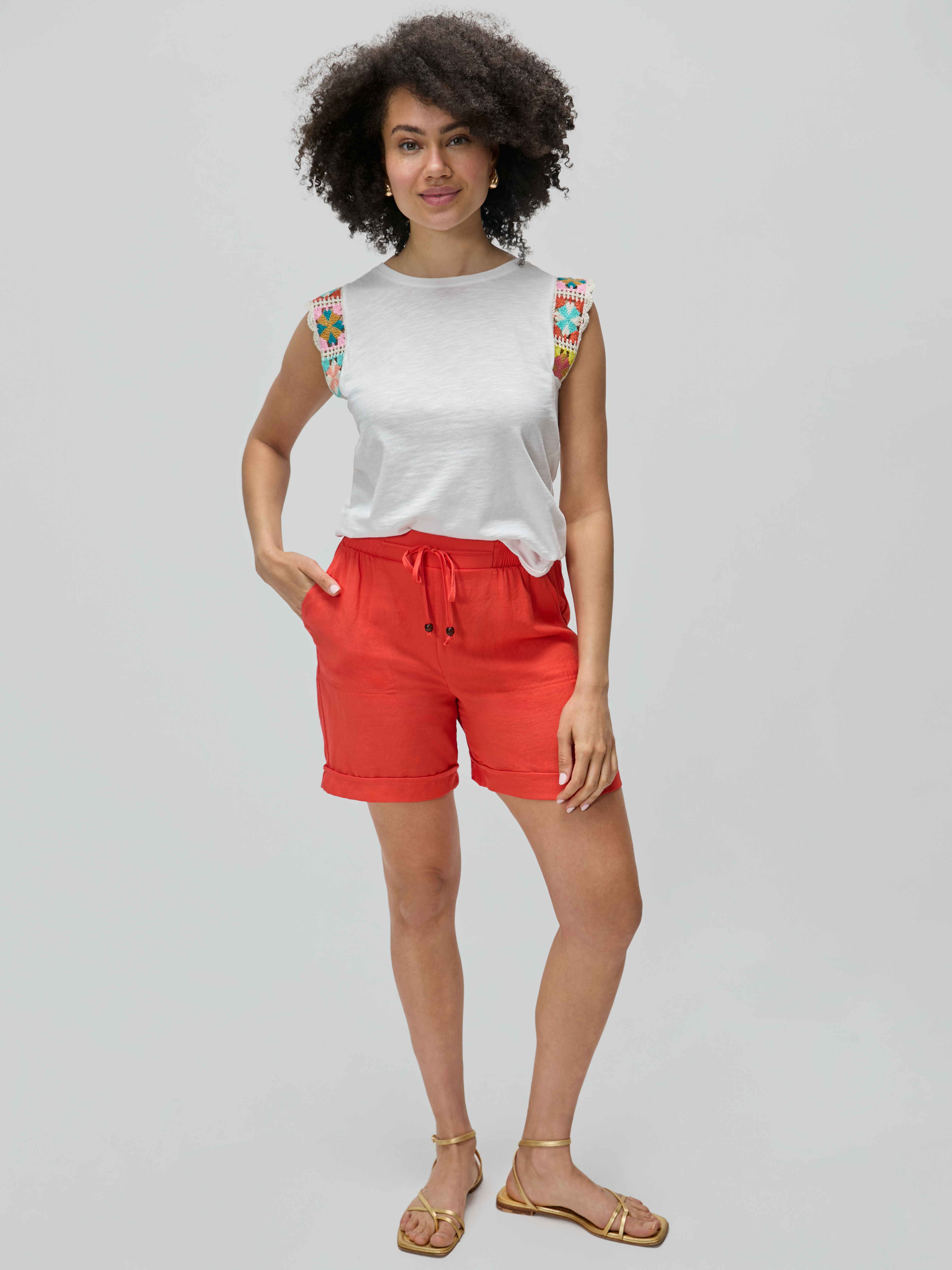 PANTALONES Y SHORTS