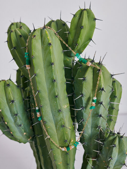 COLLAR CON PIEDRA Verde Brillante image number null
