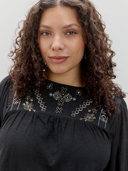 BLUSA BORDADA Negro image number null