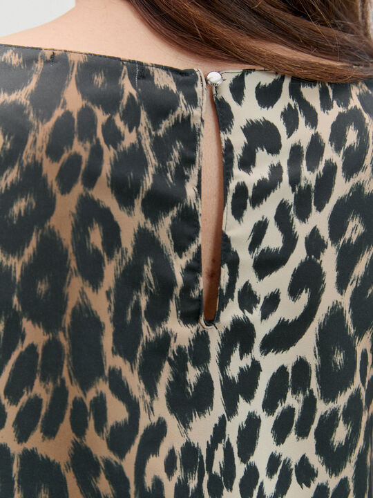 vestido acampanado Negro image number null