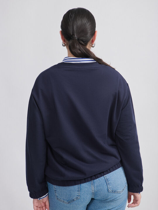 SUDADERA POSICIONAL FLORES Azul Marino image number null