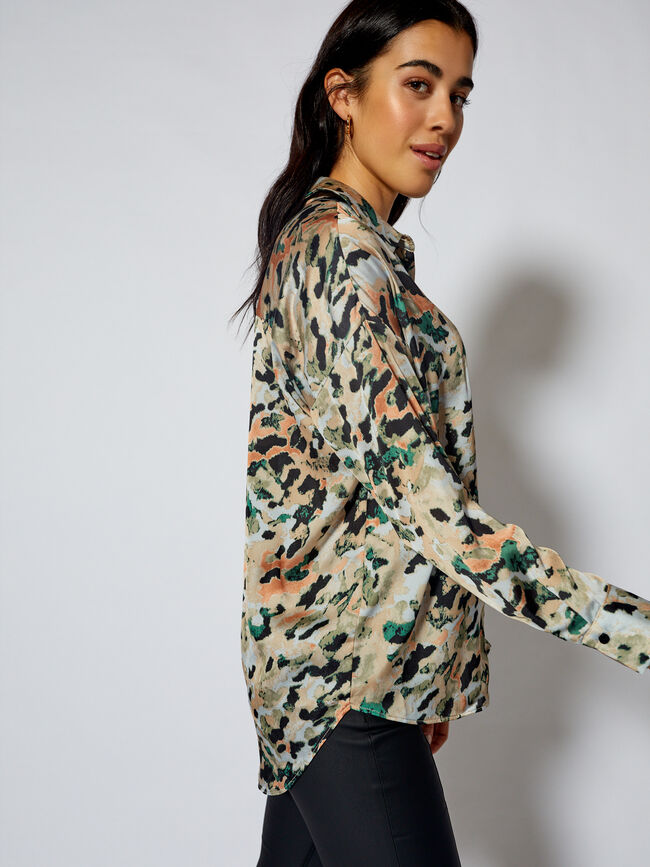 Blusa satén etampado Kaki
