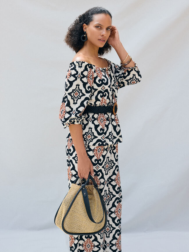 BLUSA ESTAMPADA GOMA Negro