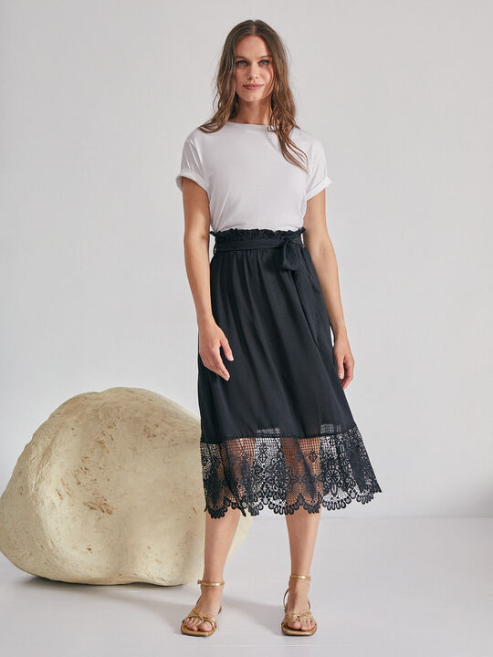 Falda detalles crochet Negro image number null