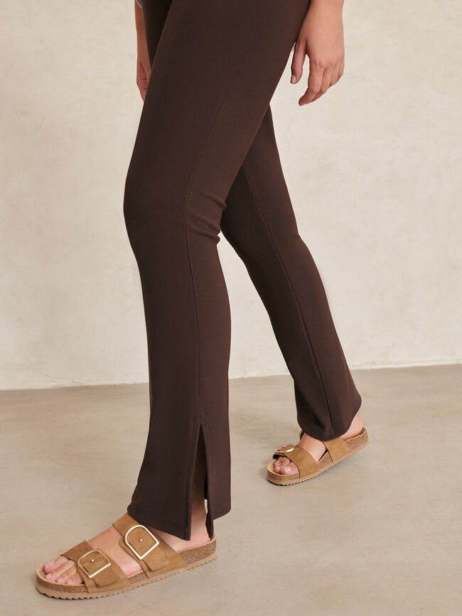 pantalon acampanado con abertura Marron Oscuro