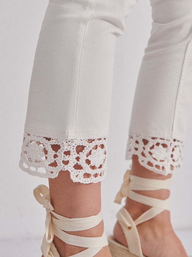 Pantalon bajo puntilla Blanco Hueso