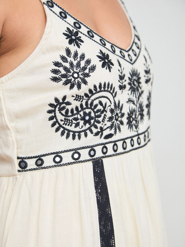 VESTIDO BORDADO Negro