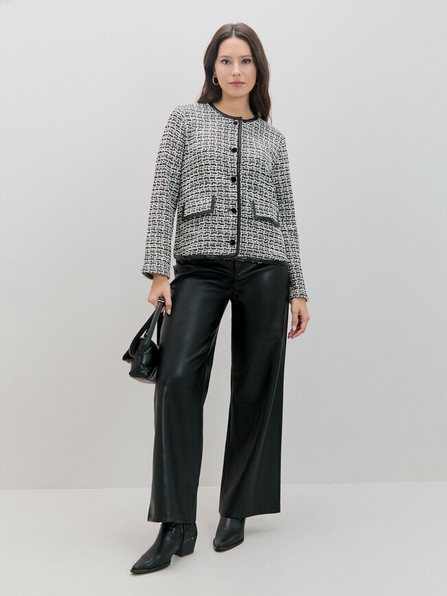 CHAQUETA DETALLE PU Negro