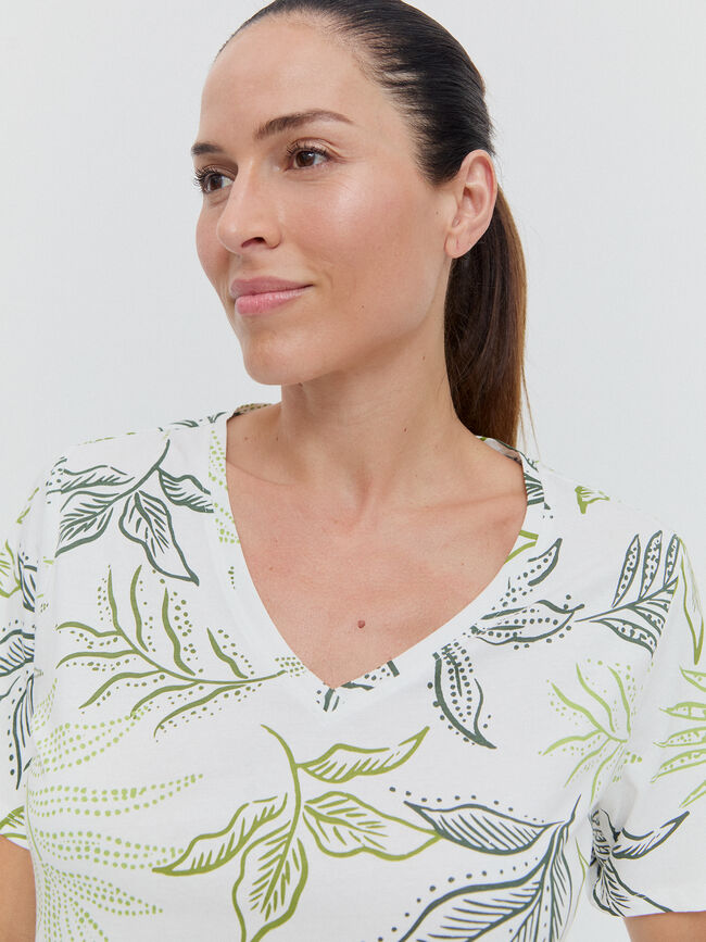 CAMISETA CUELLO PICO Estampado 1