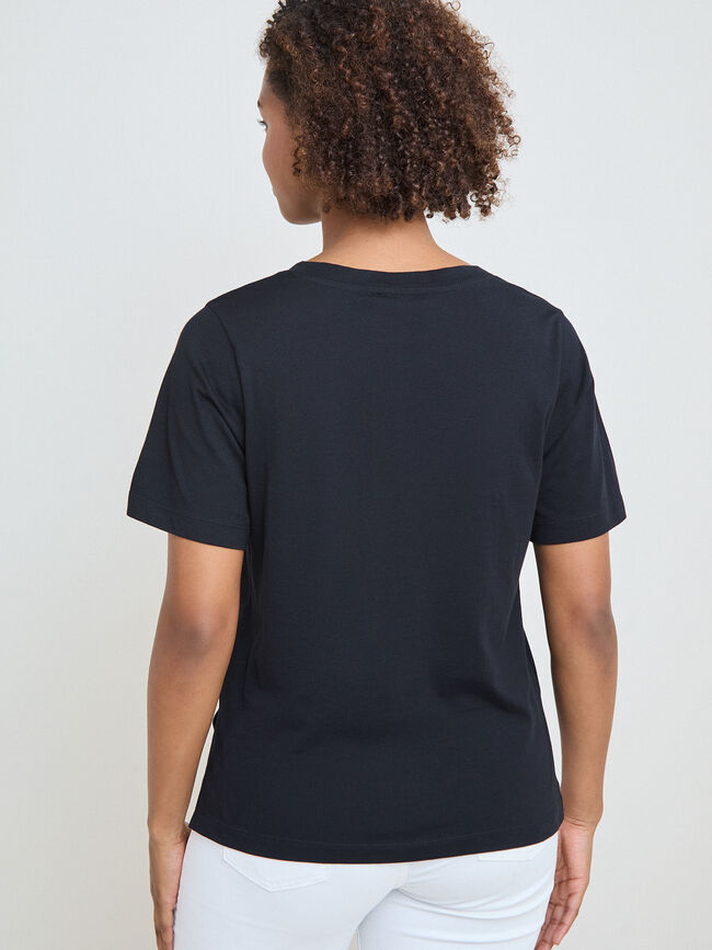 CAMISETA CUELLO PICO Negro