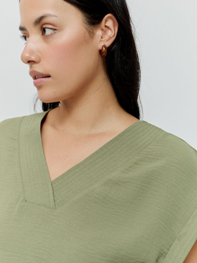 BLUSA ESCOTE PICO Kaki