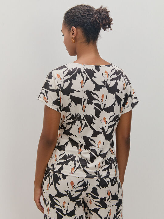 CAMISETA NUDO LATERAL Negro image number null