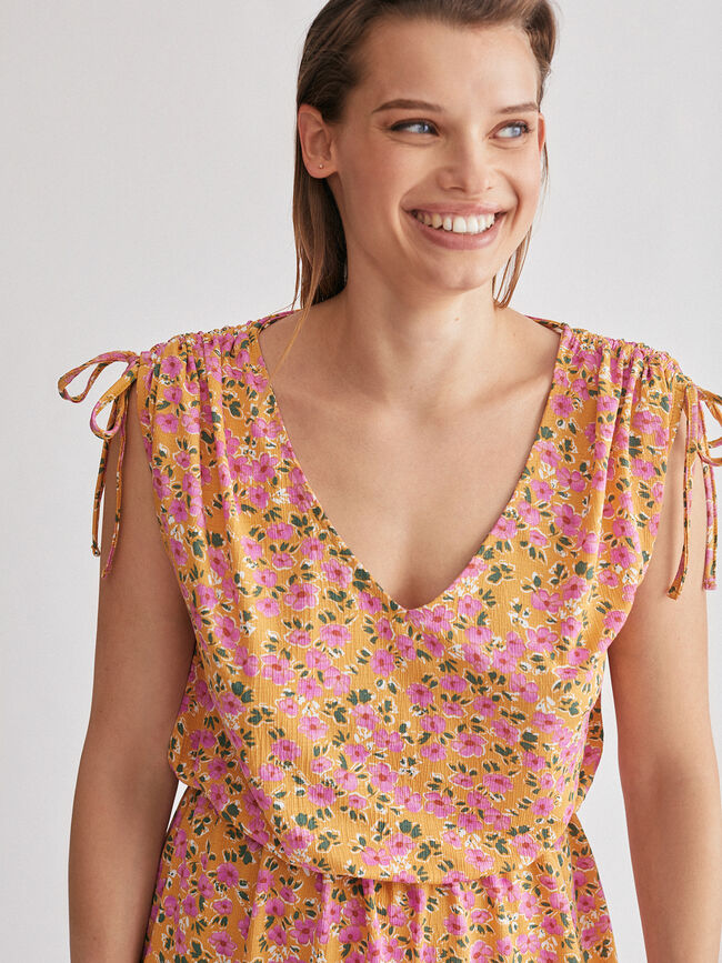 Vestido corto estampado Mostaza