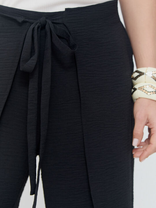 PANTALON PAREO LAZADA Negro image number null