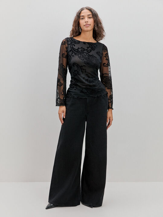 CAMISETA DETALLE FLOCADO Negro image number null