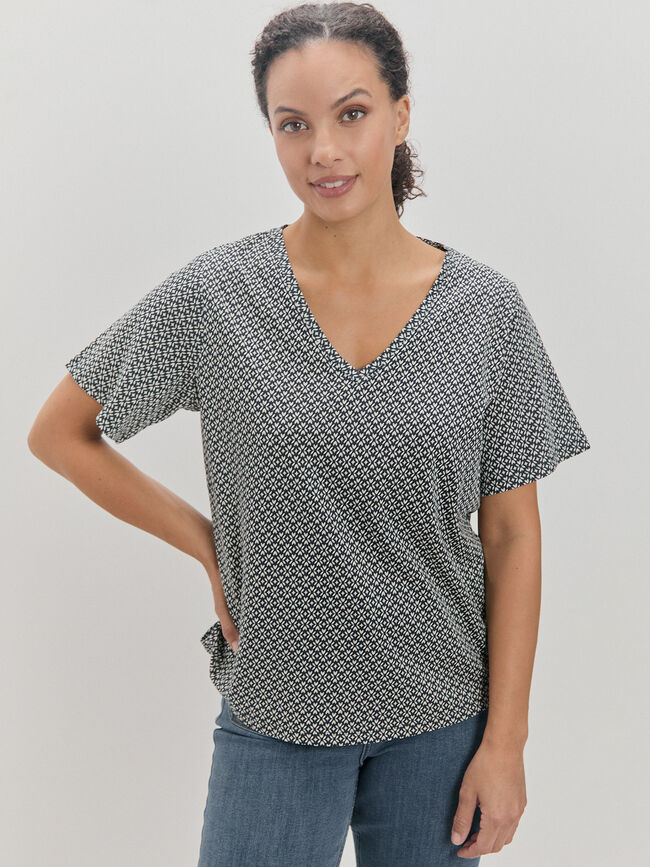 CAMISETA CUELLO PICO Estampado 1