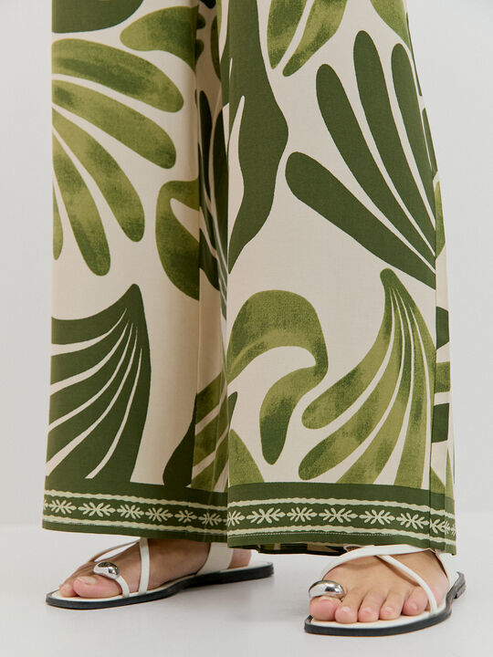 PANTAL&Oacute;N FLUIDO ESTAMPADO verde cypress image number null