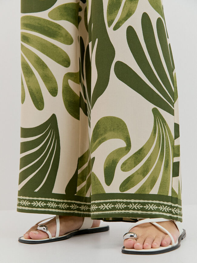 PANTAL&Oacute;N FLUIDO ESTAMPADO verde cypress