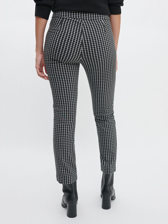 PANTALÓN SLIM VUELTA BAJO Crudo image number null