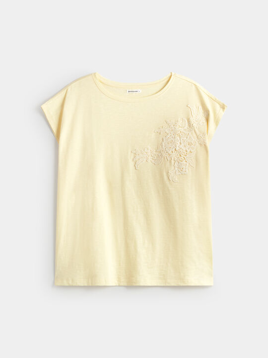 CAMISETA FLOR PARCHE Amarillo Pastel image number null