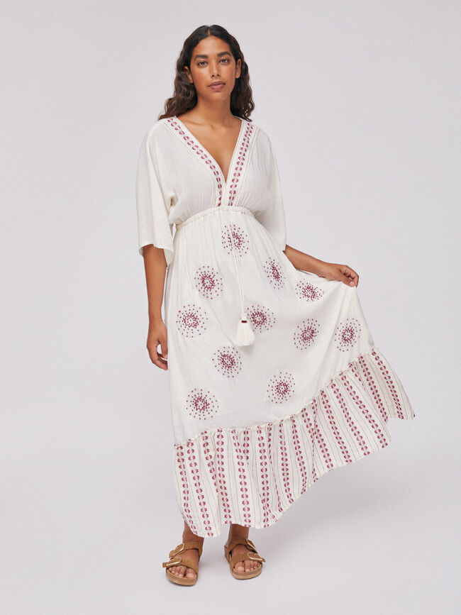 Vestido largo bordado Crudo