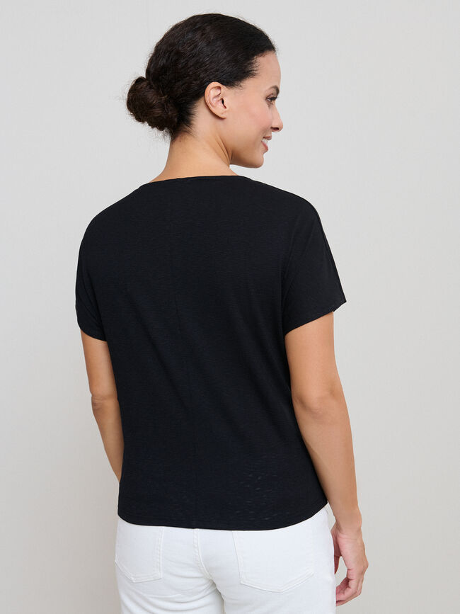 CAMISETA PIEZA ESCOTE Negro
